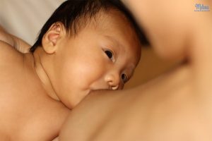 cương sữa sinh lý sau sinh