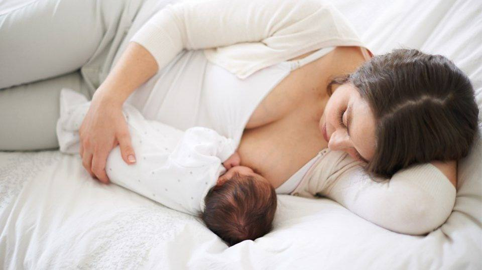 Cách kích sữa khi bé ti mẹ trực tiếp