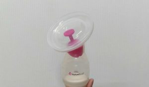Cách gắn nắp chống bụi cốc hút sữa Naturebond